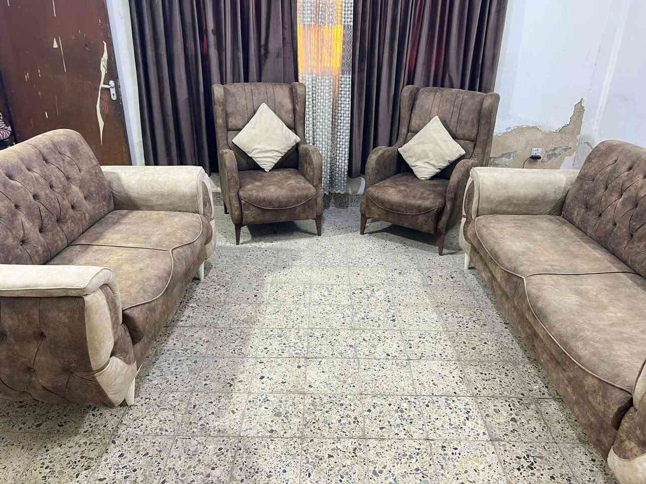 تخم 7مقاعد اخو جديد أي ضرر مابي خشب بلوك اسود تفحص وتأخذ قماش وتر بروف  سعر ,,225,,بي مجال مكان لبياع *********** يوجد واتساب
