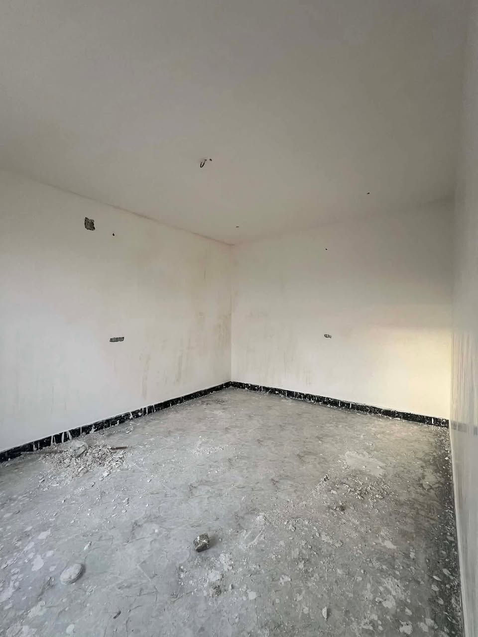 بيت للبيع مساحه 110 بيت جاهز تستلم مفتاح شغل
فوول بيت طابوك صب كونكريت سديناويه بشارع بانزين خانه 
السعر 55 وبي مجال الشراي البيت قريب على رئيسي بنص السكن 

وكافه الخدمات متوفره مجاري كهرباء تستلم نقص كيزر فقط 

واتساب ***********
