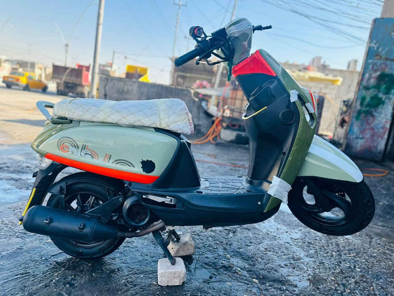 دراجه البيع كفاله عامه مكينه مامفتوحه محافظة البصره مكان موسى كاظم على شارع قاعد  سعر 700 رقم الهاتف *********** اتصل على واتساب
