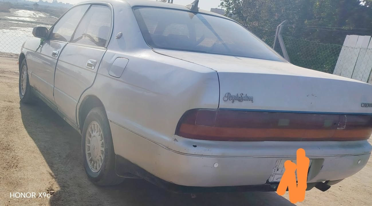 السلام عليكم 
بطه 93 سياره مكفوله كير محرك شاصي 
حداديه100 ب100 توها منفوضه 
محرك وكير حاويه جدد قبل 5 أشهر شادهن 
مالكها جاري وابن عمي 
فقط سنويه منتهيه  والاكسن يحتاج تبديل والبقيه  والغرفه
تراي من البصره لأربيل 
سعرها  مناسب وترهم مراوس
مكانها السماوه قضاء الخضر 
الخاص مفتوح 
***********
***********
