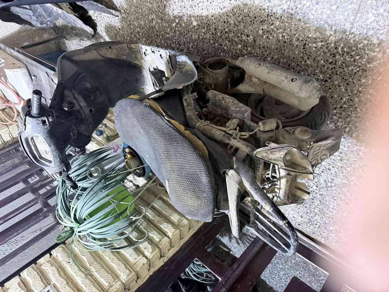 سبيسي غراضهة كاملة كايمة ومتروكة كفرهة اسود موجود كامل قيم بل يرضي الله مكاني حي العامل شارع ٧ نيسان
***********
