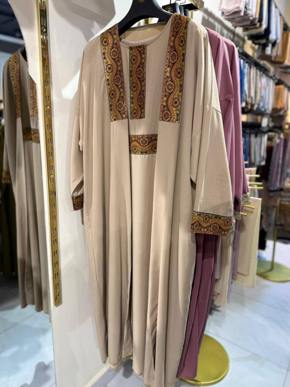 جمال القطعه توفرت يمنه حصرا 😍🫶🏻


**إذا كنت صاحب هذا الإعلان وتريد حذفه لأي سبب، رجاءا أرسل رسالة إلى الدعم الفني**