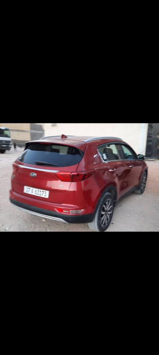 كيا سبورتج وارد كندي ٢٠١٧ بيه صبغ ب البنيد وشويه ب الجنطه فول عدا الفتحه سعره١٤٠مكانه كربلاء ***********
