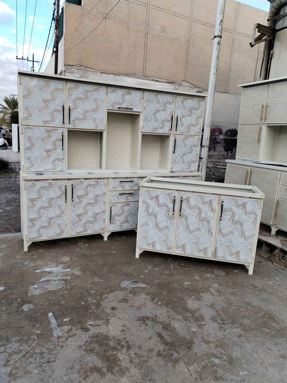 معرض ومعمل البركة للكاونترات الالمنيوم جملة مفرد عنوان كركوك حي العسكري الاستفسار واتساب ماسنجر ***********
