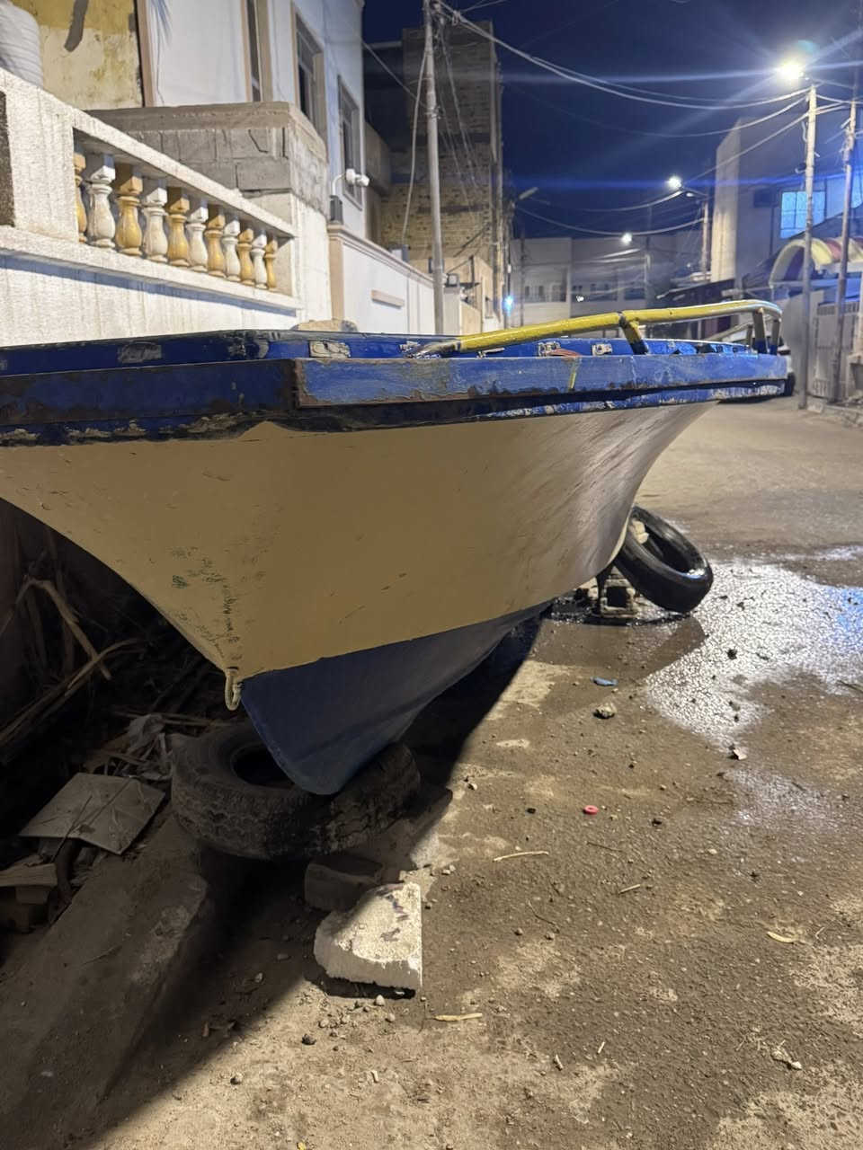 زورق روضان كويتي للبيع
زورق روضان كويتي للبيع جاهز شد مكينتك واطلع 
الطول 6 والعرض مترين 35 
العنوان البصرة الطويسة 
***********
