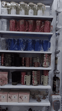 متوفر رفوف محل لون ابيض واسود وجوزي مثل ما موضح بالفيديو السعر الأبيض ...