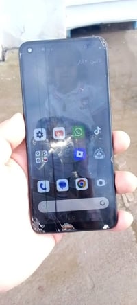 جهاز ريدمي  الذاكرة 256 فقط بي هاذا الخط بالشاشه مثل ماواضح بالصوره يت...