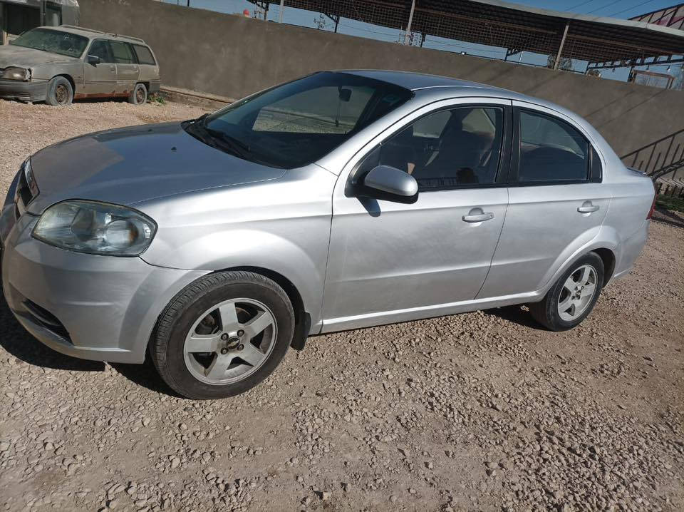 🚗 للبيع شيفروليه أفيو 2007
سيارة عملية ومناسبة للاستخدام اليومي أو العمل، اقتصادية بالوقود وجاهزة للاستخدام.

🔧 المواصفات:
- المحرك: 1600 سي سي
- القير: أوتوماتيك
- الممشى: حوالي 300 ألف كم

🛠️ الحالة العامة:
- تم تبديل المقدم (تعليق أمامي كامل)
- السيارة مستقرة وما بيها أصوات أو رجّة
- القير يعمل بشكل ممتاز
- السيارة مصبوغة صبغ عام تجميلي (بدون حادث)
- التبريد يحتاج تبديل كمبريسر

✨ المميزات:
- اقتصادية بالوقود
- مناسبة للعمل (تكسي أو استخدام شخصي)
- داخلية نظيفة

📍 الموقع: [ النجف الاشرف المشخاب ]
💰 السعر: [62 او بيه مجال بسيط]

📞 للتواصل: [***********]
