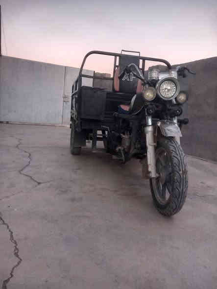 السلام عليكم ستوته للبيع موديل 16 عنوانها منطقه العرابضه منصوريه الجبل هذا رقمي*********** سعرها 900 وبيها مجال شيء قليل
