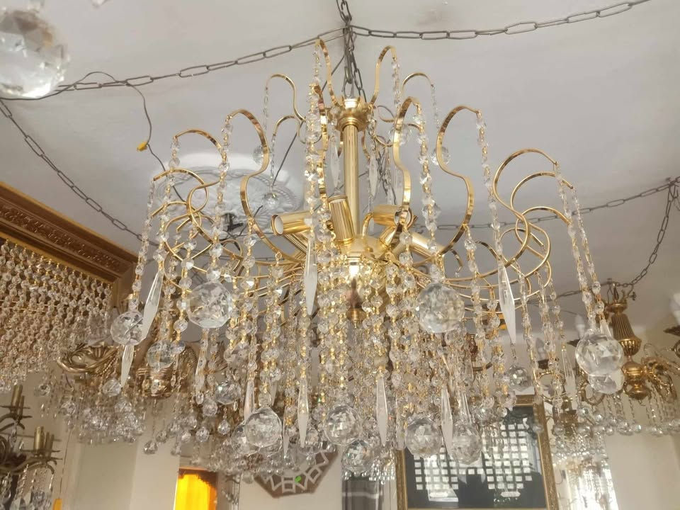 نجفة موديل الشعاع  كبيرة الحجم عرض خاص من هايلايت  جاليري القطر 70 سم 20  ذراع 12لمبة علي خطين  الشاسيه جولد بليتد  بضمان 10 سنين والكريستال عصفور اصلي موجودة بمعرضنا  وتوجد خدمة شحن وتوصيل للقاهرة وكل المحافظات للاستفسار والطلبات رقم 01270819605 فون وواتساب........ هايلايت جاليري عالم من الجما ل


**إذا كنت صاحب هذا الإعلان وتريد حذفه لأي سبب، رجاءا أرسل رسالة إلى الدعم الفني**