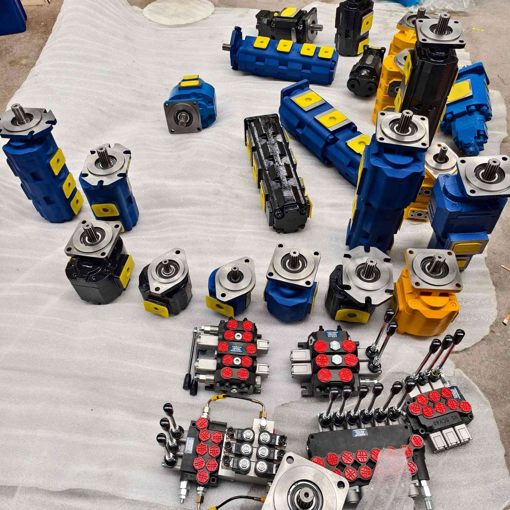 شركة الرتاج للتجارة العامة - العراق

مضخات وكنترول التحكم للآليات الثقيلة 
بأفضل جودة وأسعار

تقدم لكم شركة الرتاج للتجارة العامة في العراق:
✅ جميع أنواع مضخات الهيدروليك للآليات الثقيلة
✅ أنظمة التحكم والكنترول المتكاملة
✅ تشكيلة واسعة من المناشيء العالمية:
· صيني ✓ تركي ✓ ياباني ✓ ألماني ✓ أمريكي
الآلات التي نخدمها:
· شفل / حفارات / كرين
· معدات خلط الخرسانة
· جميع أنواع الآليات الثقيلة الأخرى
مميزاتنا:
· ✅ ضمان على القطعة
· ✅ توصيل سريع لكافة المحافظات
· ✅ استيراد خاص بمواصفات عالية الجودة
· ✅ خبرة وتخصص في مجال المضخات الهيدروليكية
للحجز والاستفسار:
· التواصل عبر واتساب
***********📲***********.    
· خدمة عملاء على مدار الساعة
شركة الرتاج للتجارة العامة
ثقة وجودة في عالم الآليات الثقيلة وس
