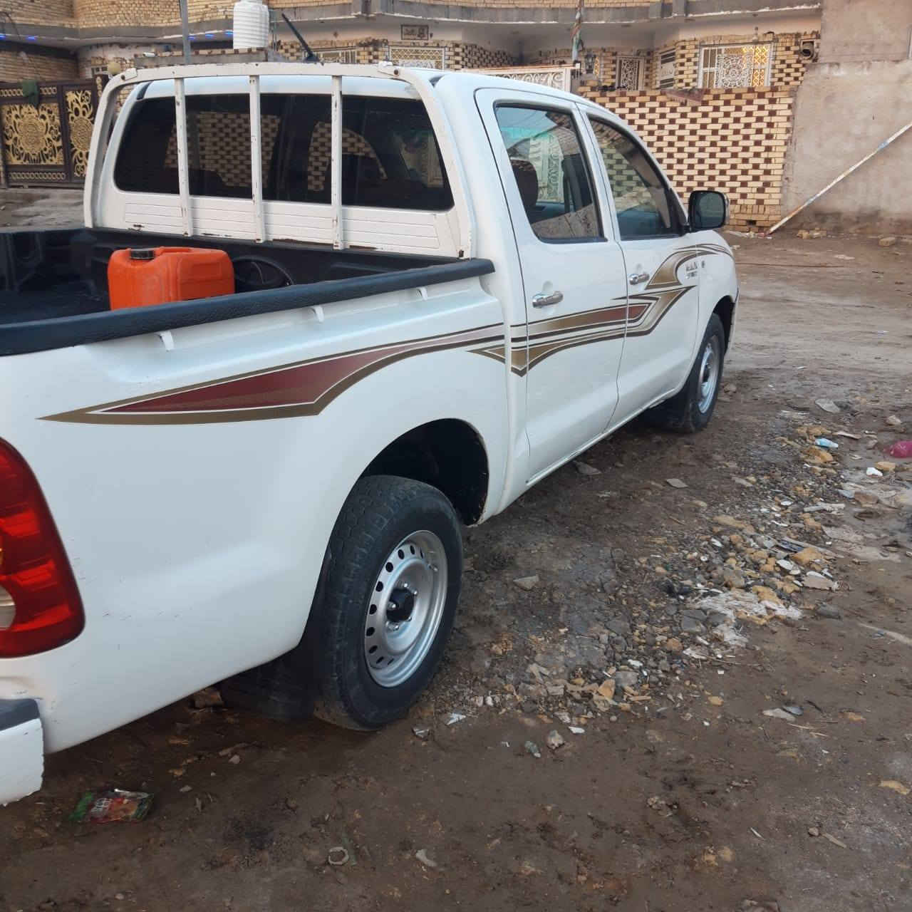 سلام عليكم فلاونزه 2006  كويتي شاصي 19  كفاله محرك كير اكسن حداديه جديده تخم تاير جديد كهربائية شغاله رقم ميسان مشروع وطني رقم مميز بسمي مداور ثاني يوم مكاني الناصريه السعر 122 وبيه مجال حك الجيه الرقم *********** مكلف بنشر اتصل على رقم
