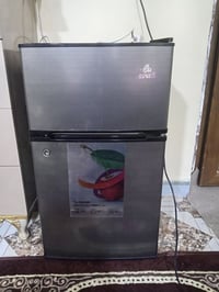 ثلاجه مستخدمه شي اقل لقليل حت لكتلوك وياها للتواصل واتساب واتصال 07726...