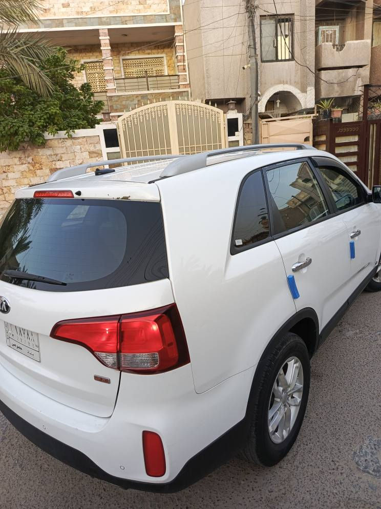 سياره كيا سورنتو موديل 2015
وارد امريكي المحرك 2400 GDI 
سياره مابيه نقطه صبغ سياره نضيفه مالبيت 

سياره نضيفه مال بيت السعر ب 150💸 وبيه مجال لطيبين 

العنوان بغداد البياع حي المواصلات 

وهذا رقمي ‏‪***********‬‏ الحاج ابو محمد 

ما اتواجد على الفيس
