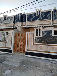 ٣ بيوت • ١٠٠م • الدسيم شارع العام