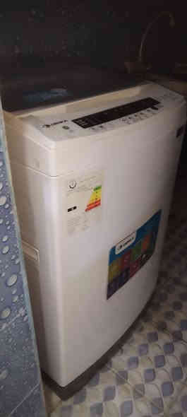 غساله اتو ماتيك غير مستخدمه جديده وصلهه موجود غراضهه كارتونه سعرهه ٣٠٠ وبيهه مجال مكاني كربلاء الرقم الهاتف ***********
