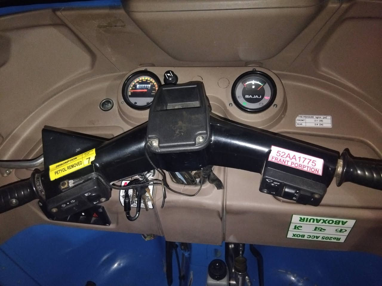 السلام عليكم
تكتك للبيع موديل 22 شهر 10
محرك كفاله وبيه ضربه بلغد الضربه خفيفه 
سنويه باسمي
السعر خاص 
*********** بس واتساب
