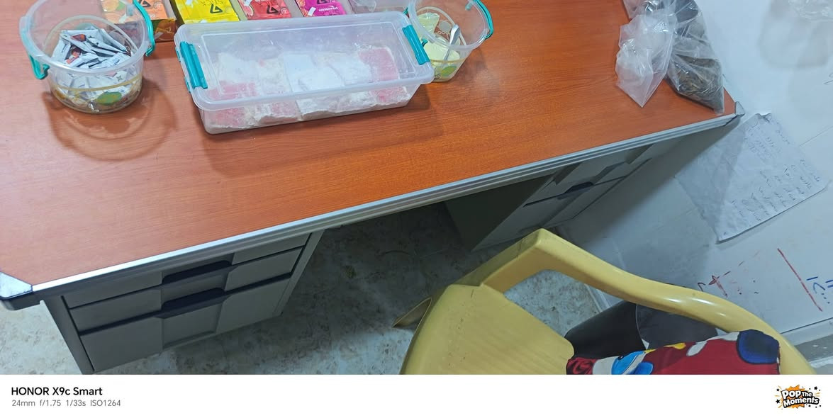 اغراض محل للبيع
مستعمل قليل

ثلاث شهر

براد واحد 400 الف بيه مجال

سلة جبس 45 الف

ميز 100 الف

مجمدة 350 الف

رقم تلفون : ***********
