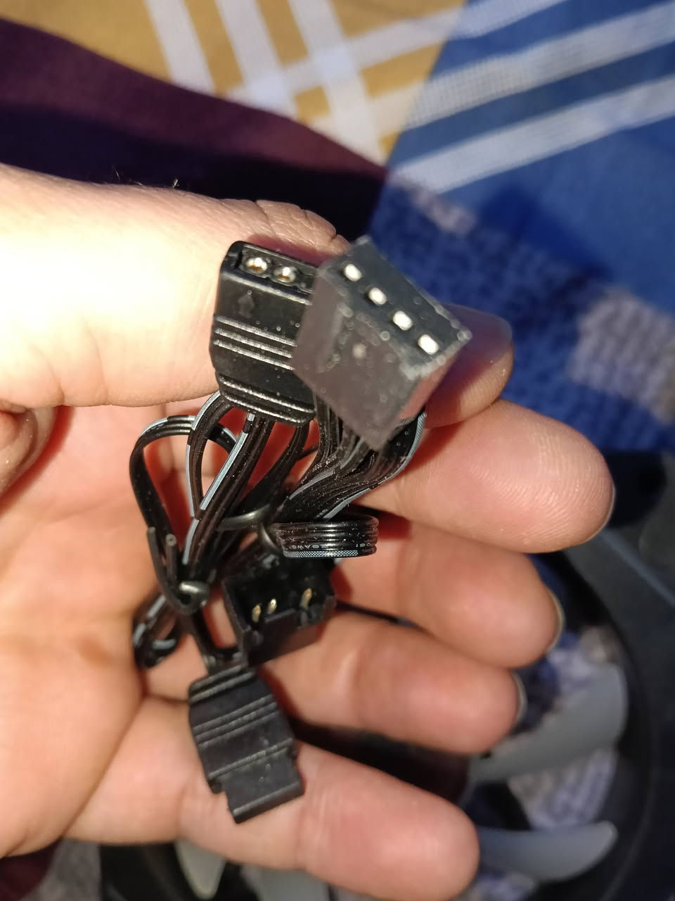 مراوح عدد 3 مال حاسبات 
السعر 15 الف مع التوصيل كلهن


**إذا كنت صاحب هذا الإعلان وتريد حذفه لأي سبب، رجاءا أرسل رسالة إلى الدعم الفني**