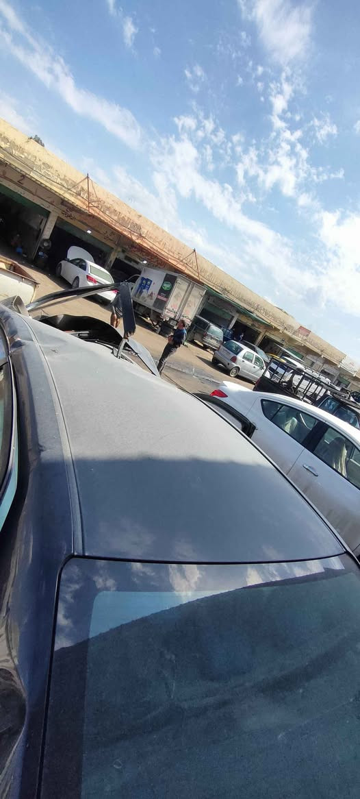 السلام عليكم اخوان السياره للبيع موديل 2016 لون اسود رقم دهوك انكليزي  سنويه الى 29 سعر 48 $ وبيه مجال السياره كدام العين اسيا وتساب***********
*********** Singapore
