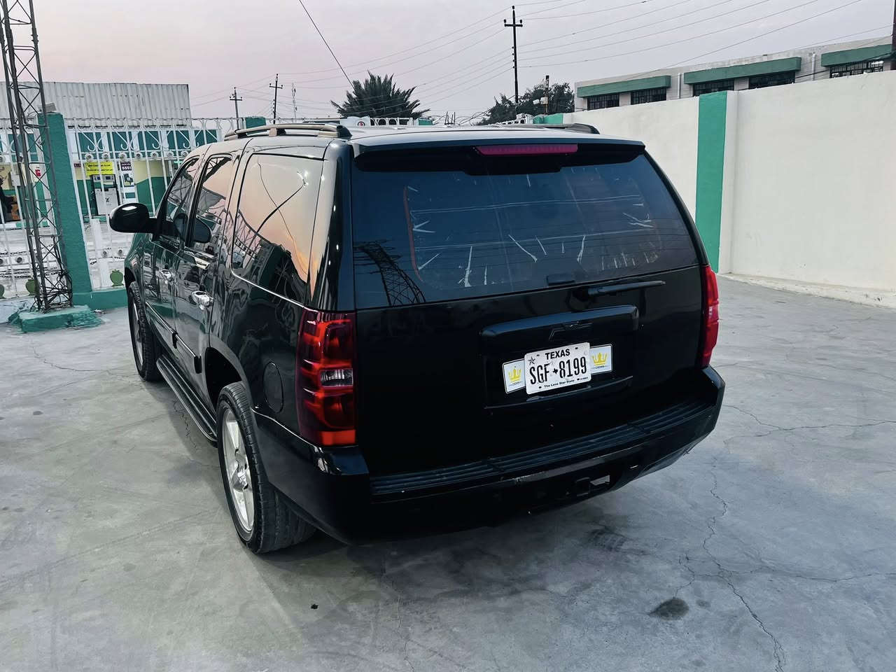 سلام عليكم 
أدوات أدوات 
مكفولة من الكص والسرقة 
تاهو موديل 2009Lt
داخل اسود جلد كشن متصل 
اصل ابيضّ مصبوغة اسود 
سيارة كير ومكينة وتبريد خير من الله 
صافرة فيدرالية ونشرة شباك 
_________
السعر 78
مكاني بغداد الحسينية 
هـ/‭0775 253 1630‬
