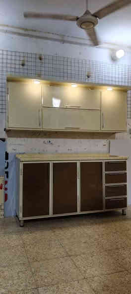 كاونتر اربع قطع تفصال درجة اولى كله مرمر نظيف جدا لايوجد ضرر العنوان بغداد الشعب الي يريد الفيديو والتفاصيل كاملة يراسلني على الواتساب وهذا الرقم ***********
