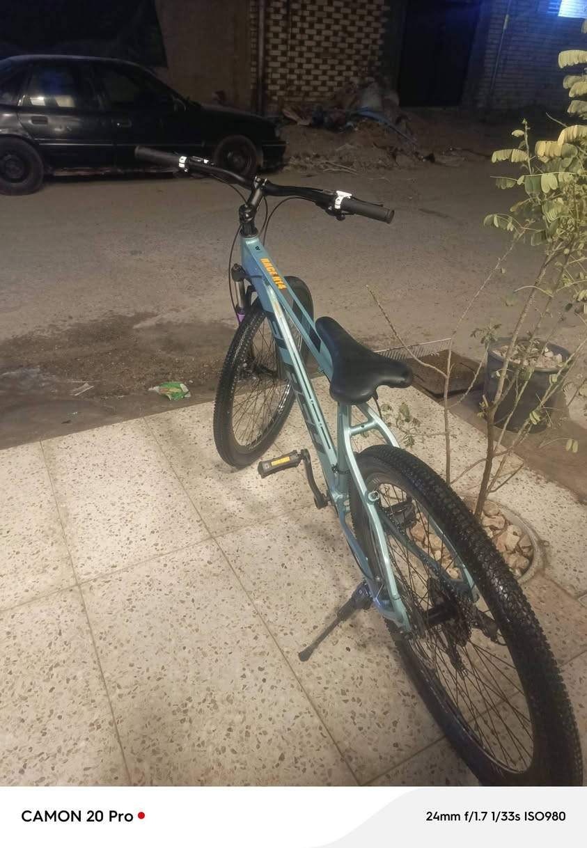 السلام عليكم بايسكل FLASH ماركه معروفه وغنيه عن التعريف الفريم الأمنيوم وزن 8.5 حجم 27.5 دبل امامي خفيف كلش كير شيمانو اصلي الامامي 3 نمر والخلفي 7 نمر شغالات بريك امامي خلفي شغال البايسكل تاخذة ما تصرف علية ربع المكان بغداد الدورة المهدية الثانية السعر قفل بدون عمله 150 للاستفسار الاتصال *********** واتساب فقط
