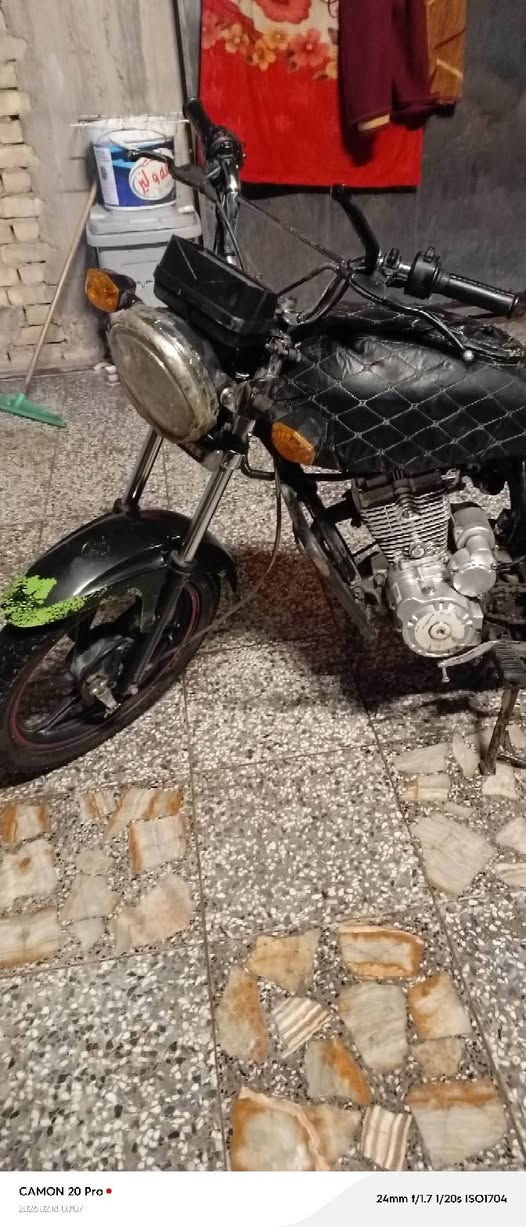 السلام عليكم دراجه ايراني 5كير الدراجه خير من الله موديل 20لدراجه كفاله بس مبدل كلجات 
نقصه تخم اشاير وكتف شحن الدراجه عليه زنون من ماركت سيزر (مكاني بغداد) متواجد فيس. 
واستاب ***********
