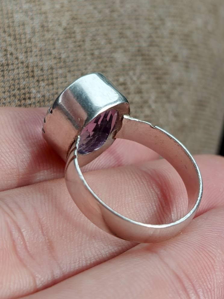 خاتم جمشت صافي أفريقي طبيعي اصلي ذمة تراش وحجر درجة أولى صياغة يدوي مرتبة فضة ٩٢٥ سعر جدا مناسب💜
حجز وتفاصيل أكثر خاص او واتساب ***********🌹
وموجود عندي كل انواع الاحجار والمحابس الفضة والنحاس.
