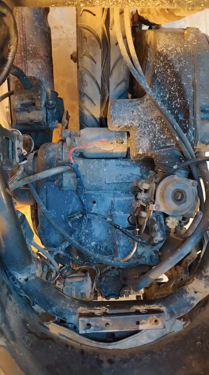 السلام عليكم دراجه فراشه فحل نكره سلف كهربائيات كلها شغاله مكاني نجف الاشرف شارع المدينه  الدراجه شلعه شوفت عينك الدخان من التاير رقمي *********** بي واتساب السعر 250 و بيها مجال
