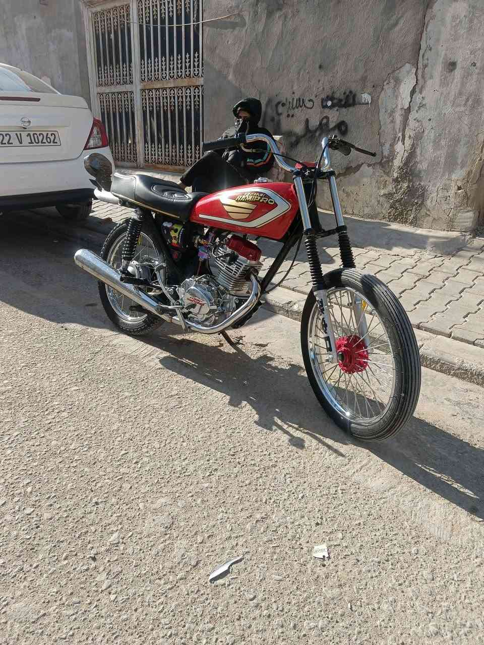 سلام عليكم ماطور للبيع موديل 24 سكنر وتعمير 26 ماطور برغي ماعايز شوفت عينك السعر خاص للستفسار ***********
