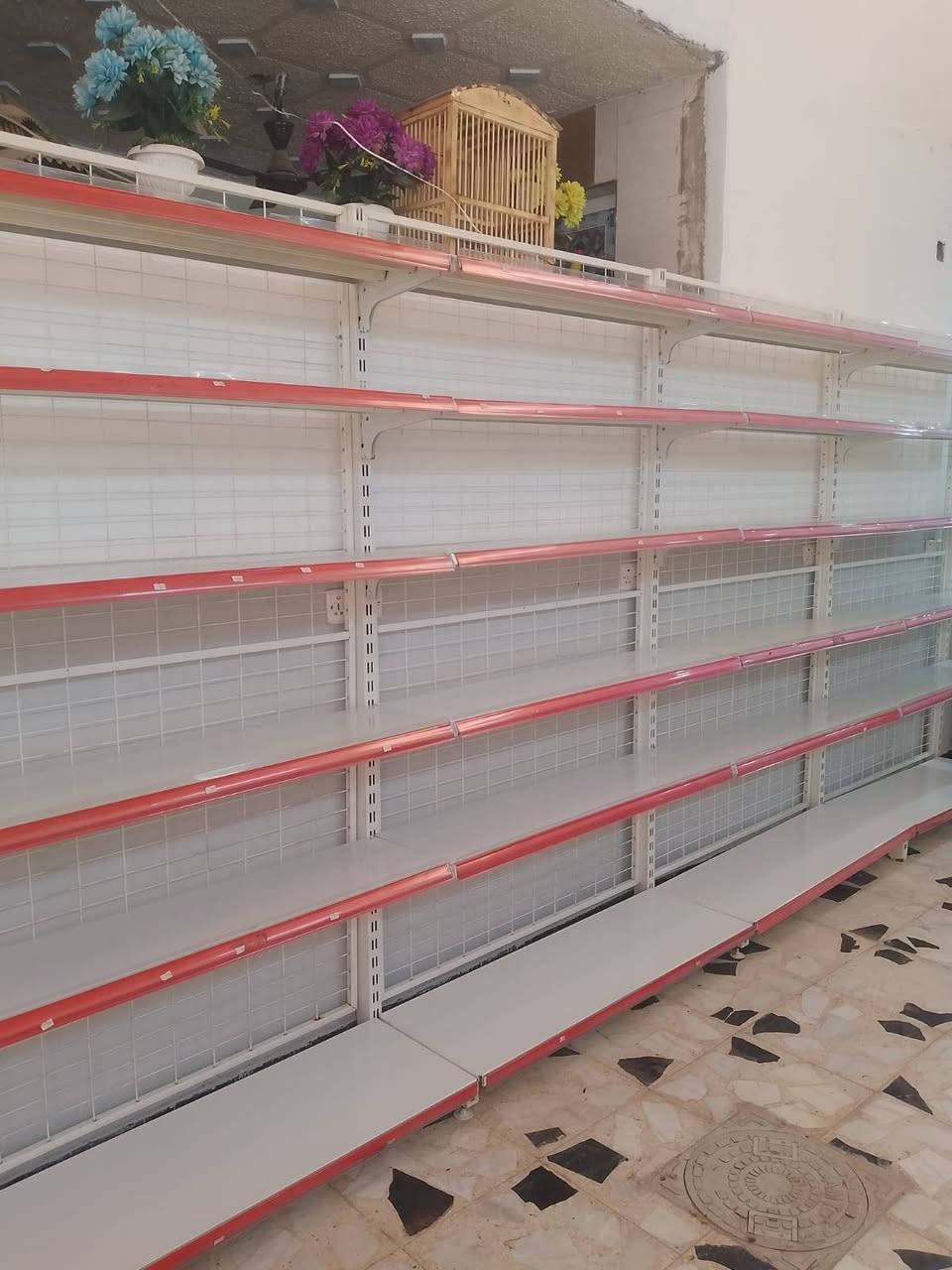 سفينه وصطيه ورفوف جداري وسلات جبس للبيع الشراي يتصل العنوان بغداد واكو توصيل ***********
