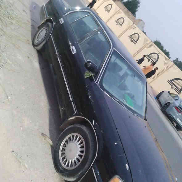 السلام عليكم ورحمة الله وبركاته
سياره ارنب كراون لون اسود 
مديل95
يسره بلاد ما محور 
كير مكينه وحداديه مكفوله 
بس بيه جعمقه مال الستيرن تندي قليل
ومكفوله السياره من نقل جثه 
وضربه 
وبأسمي وتحول يوم ثاني 
السعر 60وبيه مجال 
الرقم ***********
