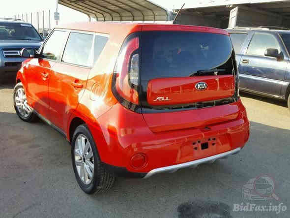 للبيع كيا صول موديل 2017محرك 2000 ماشية 82 سيارة جدا نظيفة شرط تشوف وتفحص وتحكم مال بيت باسمي كير محرك تبريد كفالة عامة تبريد ميكانيكي تحكم ستيرن جهتين شاشه كبيرة كاميرا دوارة كشنات جلد احمر مطعم باسود السيارة ناعمة وبالعافية عاللي ياخذها للاتصال *********** مكاني بغداد
