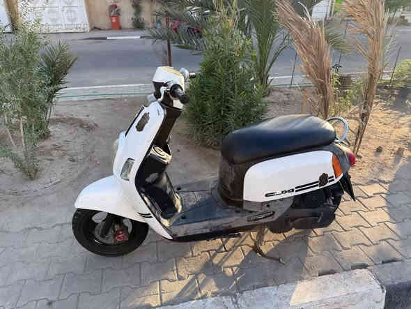 السلام عليكم بوليسي للبيع مانقصها يي شي محرك مامفتوح ومملعوب بيها حاويه مصارلها 6اشهر الدراجه نضيفه وحلوه السعر 900وبيها مجال العنوان القرنه الشرش رقم الهاتف ***********
