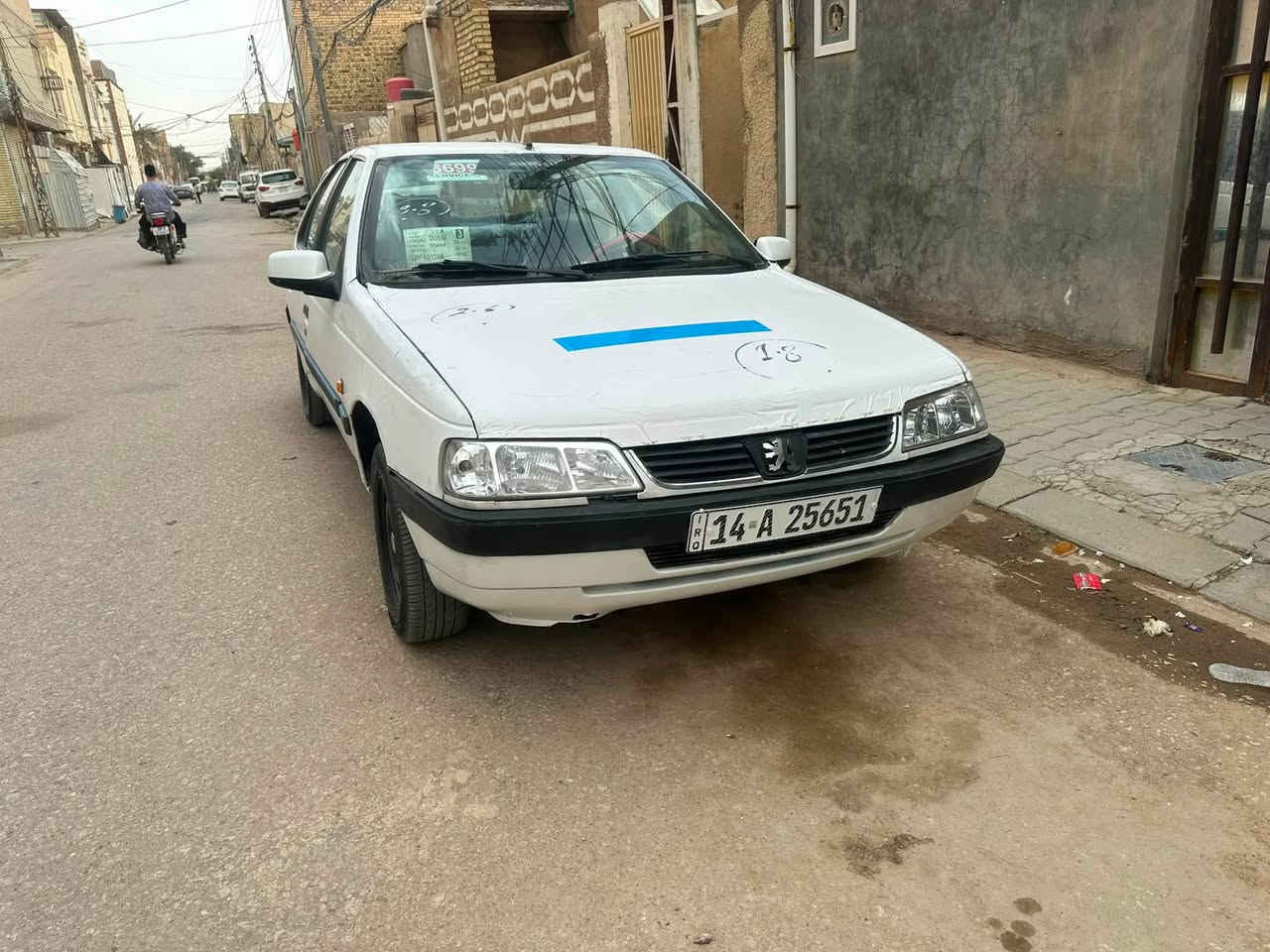بيجو ٤٠٥مديل ١٢سياره نضيفه كير مكينه مكفولات سياره رقم انكليزي بصره بسمي مشروع وطني هزه صارله شهرين سعر ٣٣او بيه مجال او مراوس حسب القناعه مكان نجف ***********
