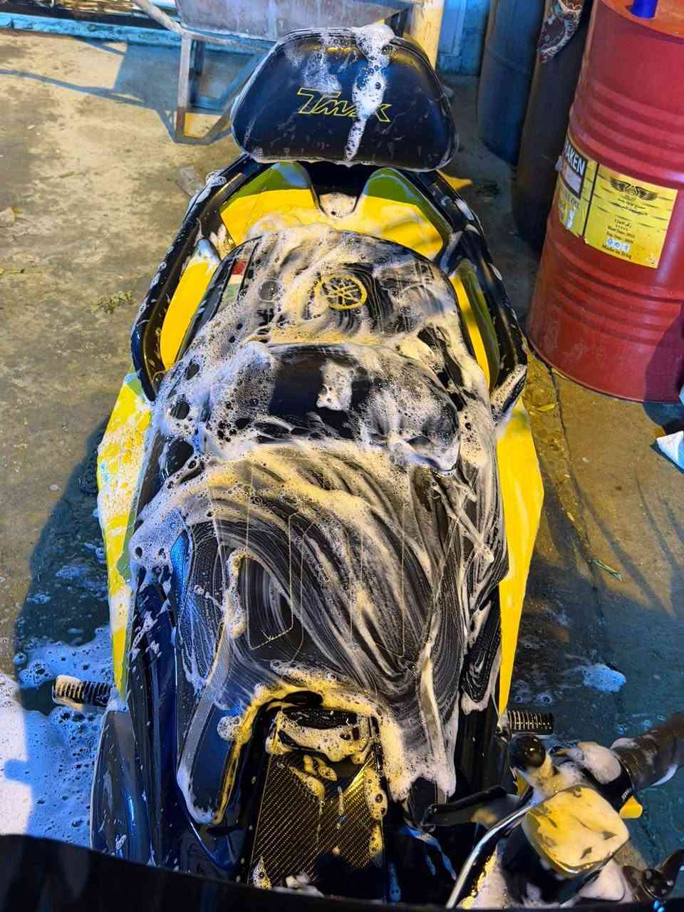 سلام عليكم 
TMX 2011 
رقم وسنويه تحويل ثاني يوم 
دراجه تخبل شلعه معدل تشك الكاع 
عليه كم تزويده
صالنصه رياظي ولبلادي موجود 
كلجات رياضي 
عدسات زنون 
دومشه رياضي 
الدراجه دبل سويج 
ترايك للبصره 
العنوان بغداد ابو غريب 
للستفسار اتصل ***********
