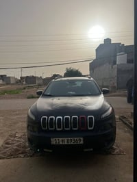 سياره جيب موديل 2017 وارد أمريكي بيه قطعين للبيع بغداد 07734415579