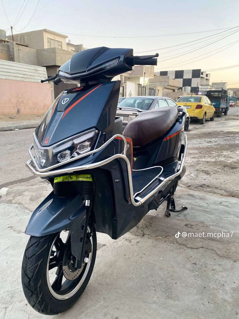 مطور شحن لل بيع النوع تيسلا المطور نضيف بس الماشه بيها عواج /  البطاريات كلو يقره 11/العنوان موصل الايسر حي النور /  السعر مليون و75 بيها مجال /الرقم/***********
