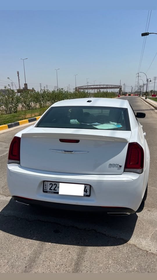 مساء الخير
17 S
مواصفات عاديه
رقم اربيل بأسمي
داخله كلين وبالعراق صار بيها جاملغ امامي 
بدون دواخل وبدون ايرباك وسونارها موجود
كاملة وجاهزه السياره للأخير 
ماشية ١٢٠ الف مايل

مكاني حلة
٢٤٧ وبيها مجال
***********

