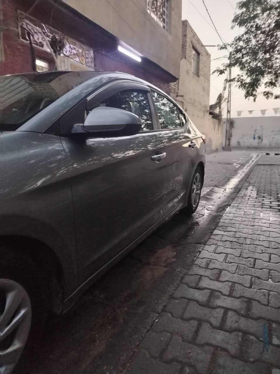 النترا وارد امريكي موديل 19
رقم بغداد.. السيارة بسمي.. ماشية 73 وهاي صورها وصور الحادث وحتى سونارها موجود سعرها 130 وبيها مجال.. محرك دوش 2000 كير محرك كفالة السيارة بس الدعامية الامامية مبدلة 
*********** موبايلي موجود واتساب والخاص مفتوح
