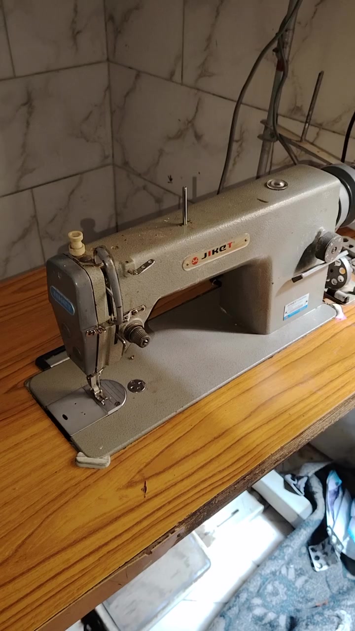 مكينه خياطه شرط الشغل للبيع ***********
