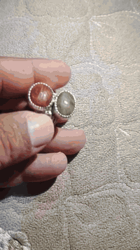 خاتم مزدوج يماني قديم حجره وصياغه قديمه وثقيلة للبيع
السعر ١٢٥ ألف مكاني نجف قريه الغدير ***********
