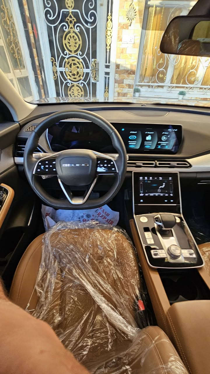 بايك X7 موديل 2025
استلام جديد  وما مرقمة 

#####الضمانات###### يوجد كارت ضمان للسيارة لتبديل الدهن والصيانة لاي خلل مصنعي لمدة ست سنوات يتحول للمشتري

((تبديل دهن مجاني)) كل 1000 كيلو متر على حساب الشركة

المواصفات $$$

أداء ياباني وألماني موثوق

ناقل حركة 7 سرعات من شركة AISIN اليابانية

نظام تعليق من شركة BOSCH الألمانية لثبات عالي

ضمان 6 سنوات على ناقل الحركة (القير)

🛡️ أمان ومتانة بتقنيات عالمية

هيكل صلب بنسبة فولاذ 70% بتقنيات Mercedes-Benz

رادار تفاعلي ومثبت سرعة ذكي

تحديد مسار وتحذير نقاط عمياء

كاميرات 360° مع داش كام تسجيل رحلات مثبت مسبقاً

تحذير التصادم ومانع الانزلاق

👑 رفاهية الدرجة الأولى

داخلية جلد فاخرة

مقاعد تبريد وتدفئة وتدفئة للمقود

كرسي سائق كهربائي مع ذاكرة لوضعيات القيادة

إضاءة محيطية Ambient Light وإضاءات ترحيبية

صندوق خلفي كهربائي

سايد بريك كهربائي مع Auto Hold

سيارة تجمع بين الفخامة والأمان والتقنيات الحديثة والثبات العالي

للاستفسار على هذا رقم اوالمراسله على الخاص 
 ***********
