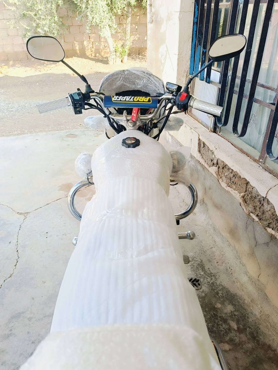 السلام عليكم
موطور ابو الكله
نضافه 100 
محرك ما مفتوح 
كهربائيات كامله
تواير جدد 
موديل2025
مثل ما موضح بصوره
هـ***********
اتصل وتدلل ويرهم اقساط
