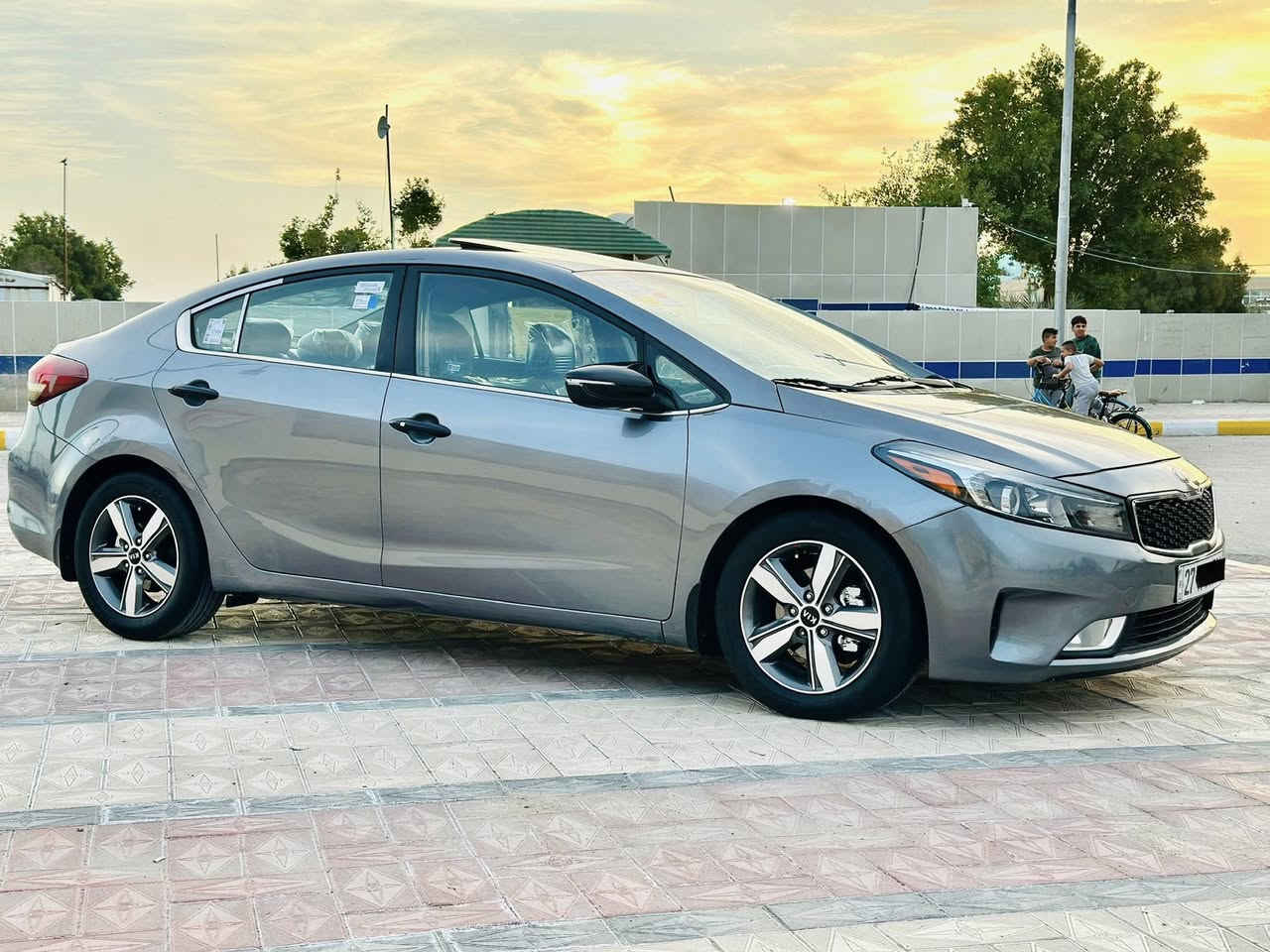 يالله...
السلام عليكم ورحمة الله وبركاته.
گيآ فورتي 2017 ذي قار حره تحويل مباشر للمشتري وسنويه جديده وهزه جديده ولوحات نكليزي. تحويل ب اي وقت.
محرك وكير وتبريد وحداديه خير من الله وجاهزات كلش حجم المحرك 2000. وارد گندي ضرر خفيف جدا فقط تبديل بنيد بدون ضرر داخلي شرط الفحص بدنه ما مبدله كفاله من الصبغ.
مواصفات EX واحد ع واحد للأخير بصمه تشغيل بصمه أبواب فتحه سقف دخول ذكي اناره ترحيب بصمه جنطه وذكيه عند الاقتراب تبريد قطعتين تبريد بيانو لمس فول تحگم ستيرن اشاير بالمري مري شفط قلاب اناره بالمري عند الاقتراب ويل گب گروم حجم 17 مع طخم تاير جديد دسگ أمامي خلفي بلاجكتورات لد نهاري حاجب تدفئه بالگشنات شاشه گبيره گامره دواره 3 انظمه للقياده للاستفسار انتصل وبخدمتك مكاني ناصريه مركز
 ***********
سعرها 133 وبيها مجال للشراي انتصل وما يكون خاطرك الا طيب
