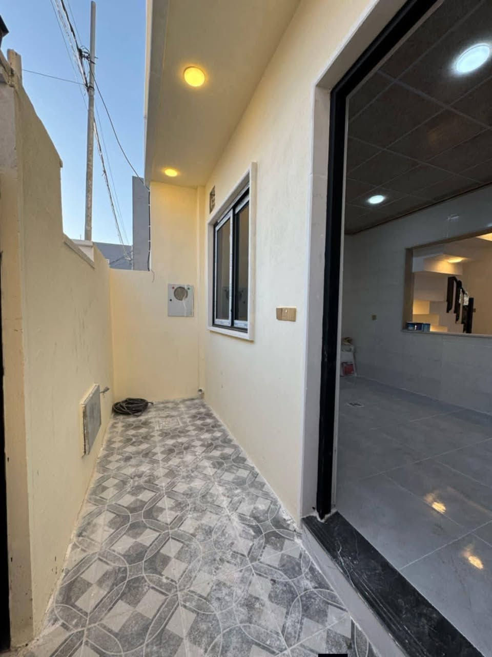 #عروض_مكتب_الدار_للعقار
دار للبيع 

حي الملايين الأولى 

قرب جامع الصواف 

المساحة لكل 110م واجهة 10م

ط1 )) غرفة نوم واستقبال وصاله ومطبخ وصحيات 

ط2 )) 3 غرف نوم وصاله وصحيات 

خدمات كامله ماء كهرباء تبليط 

سند زراعي قرار 25 

للاستفسار أكثر اتصل على الأرقام او 

 مراجعة مكتب الدار الكائن في بناء الجاهز مقابل الكمرك 

***********

***********

***********
