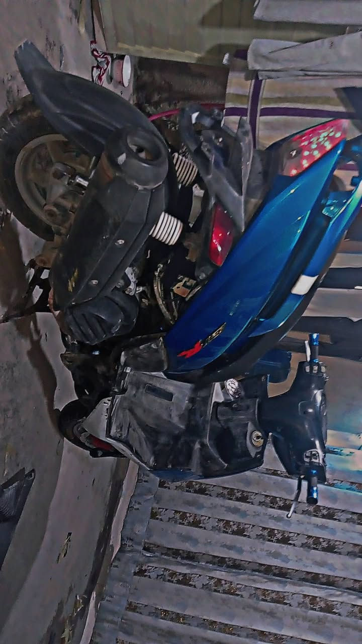 السلام عليكم للبيع GTR الدراجه مثل ما موضح بل صوره مكينه بلادي كلجات تشك الكاع نقص بس قايش لان البيها مال سكنس نصافت الكفرات70%100 السعر 875 وبيها مجال العنوان بغداد مدينه الصدر اتصل واتساب *********** وبل خدمه
