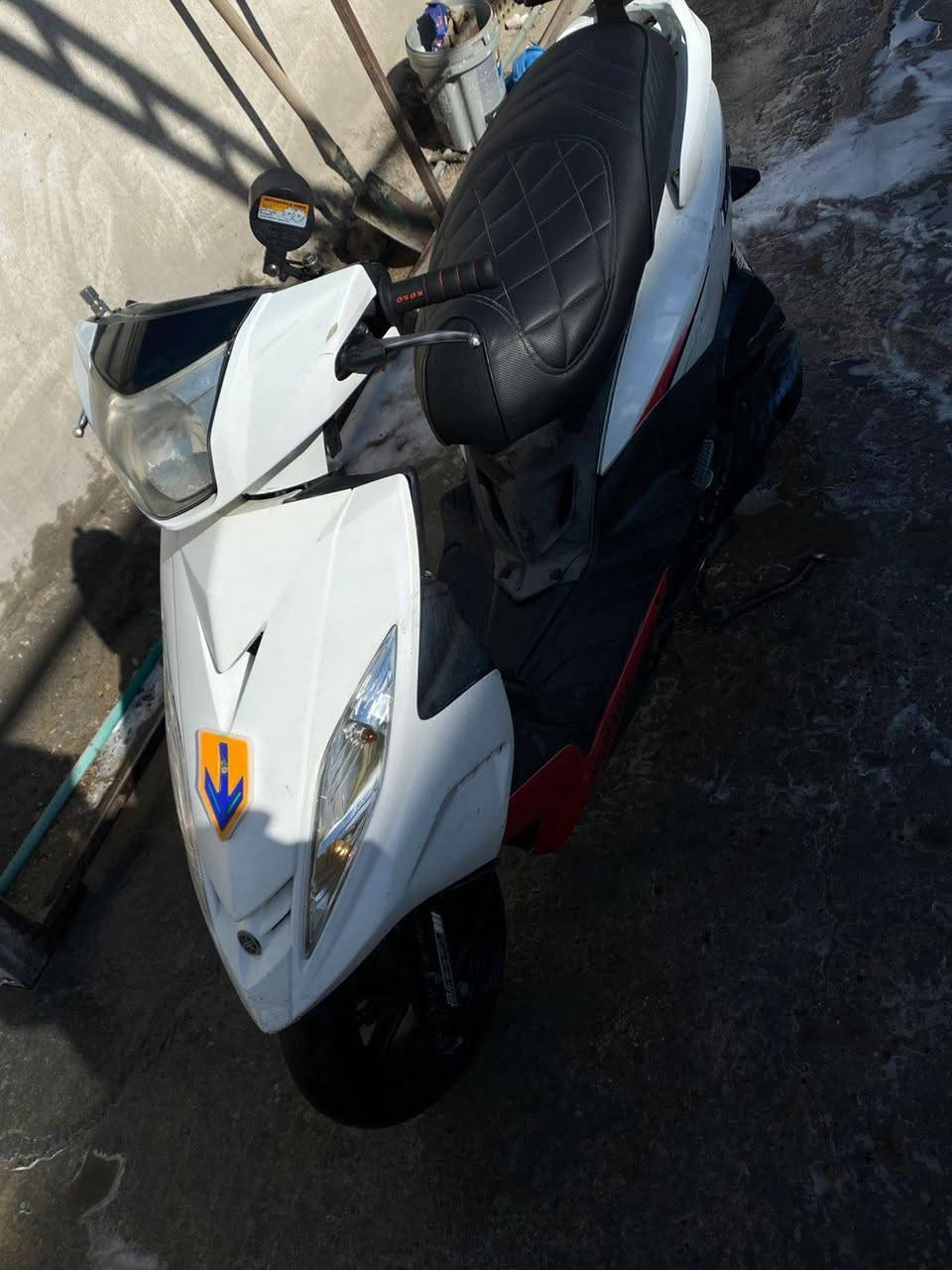 سلام عليكم شباب دراجه جيتي ار بيضه الدراجه ما مفتوحه وكاله كفاله عامه اوراق موجوده بيه السعر 850وهاذه رقمي ***********
