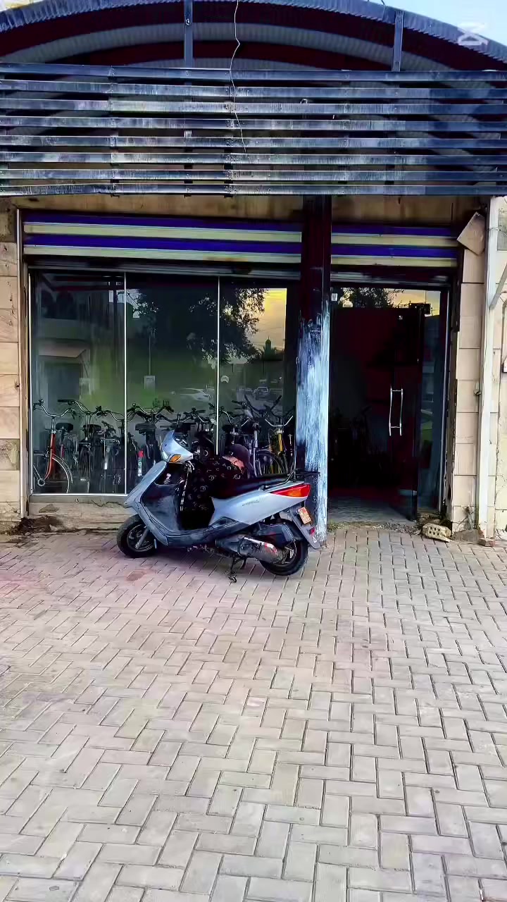 الله اهم صلي عل محمد وال محمد تم افتتاح محل بايسكلات في منطقت الحريه الدور في شارع ابو حطاب رقم الاهاتف:***********
